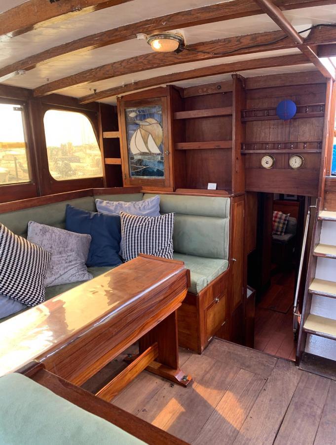 Port Deauville Yacht vintage Extérieur photo